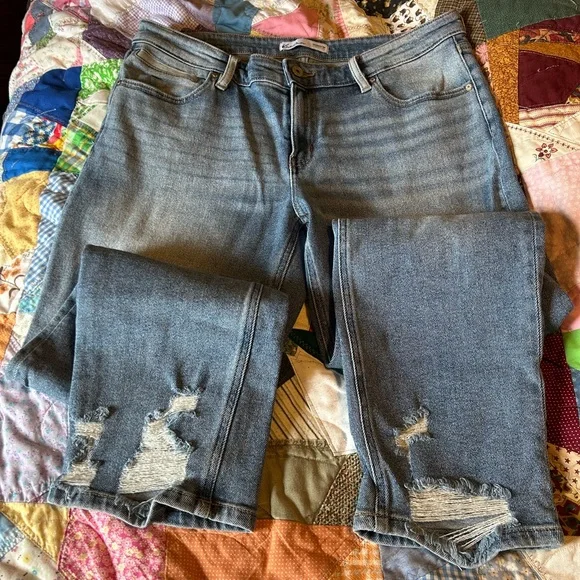 KanCan size 29 Women's Distressed Blue Jeans - Picture 1 of 8